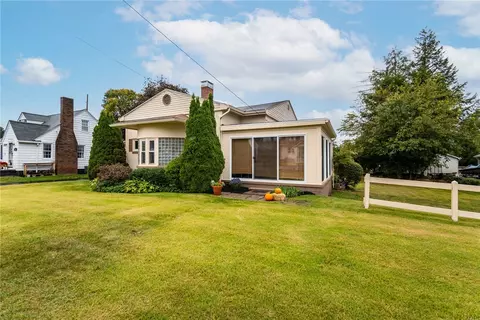 305 W Elizabeth St, New Castle, PA 16105
