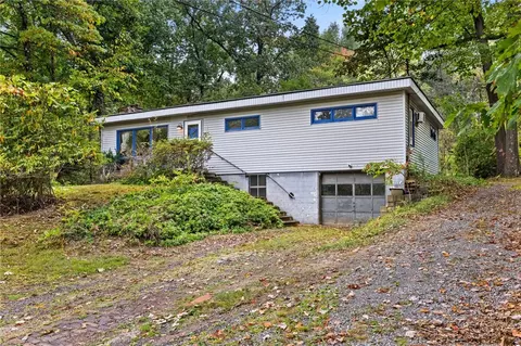 18 Russell Ln, Gibsonia, PA 15044