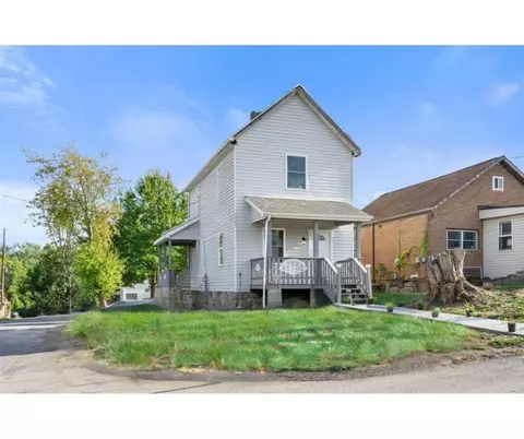 700 Wilmington St, Washington, PA 15301