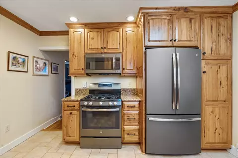 Kitchen - 1500 2nd St, Beaver, PA 15009 photo 3 of 4