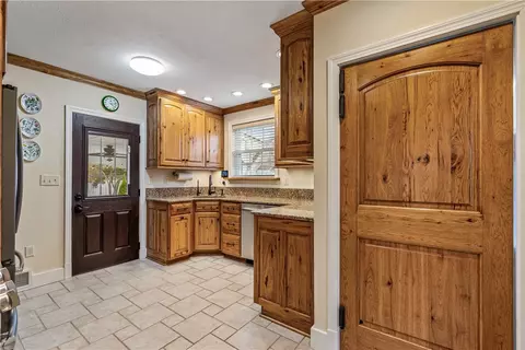 Entry Way - 1500 2nd St, Beaver, PA 15009 photo 1 of 2
