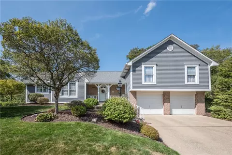 114 Cedarwood Dr, Monongahela, PA 15063