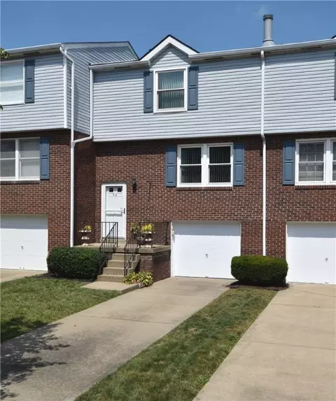 317 Parkridge Ln, Coraopolis, PA 15108