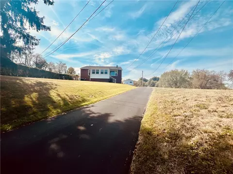 1215 Pittsburgh Rd, Uniontown, PA 15401