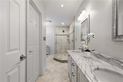 Bath - 606 Leighton Ct, Mars, PA 16046 photo 2 of 7