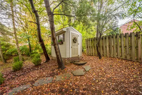 Exterior - 606 Leighton Ct, Mars, PA 16046 photo 9 of 10