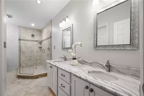 Bath - 606 Leighton Ct, Mars, PA 16046 photo 3 of 7