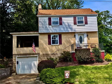 1370 Greenway Dr, Pittsburgh, PA 15204