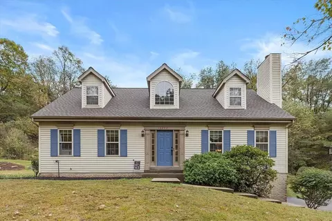 10272 Rinaman Rd, Wexford, PA 15090