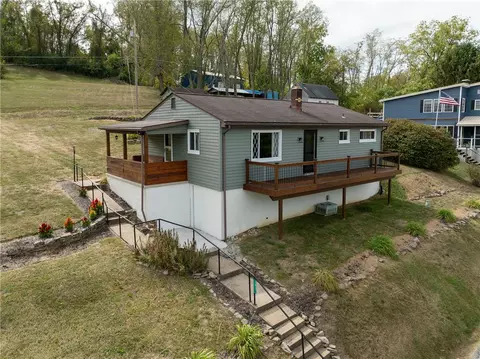 183 Academy Ln, Mount Pleasant, PA 15666