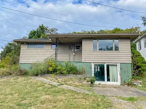 2484 Mckeever St, Monongahela, PA 15063