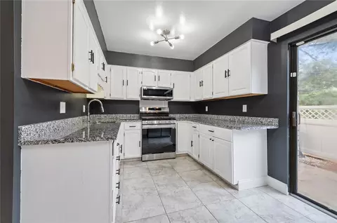 100 Williamsburg Ln, Export, PA 15632 photo 5