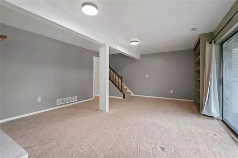 100 Williamsburg Ln, Export, PA 15632 photo 18