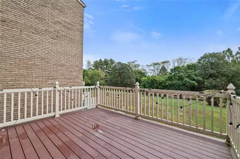 100 Williamsburg Ln, Export, PA 15632 photo 22
