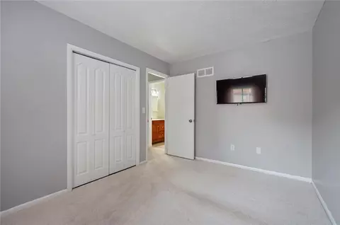 100 Williamsburg Ln, Export, PA 15632 photo 16