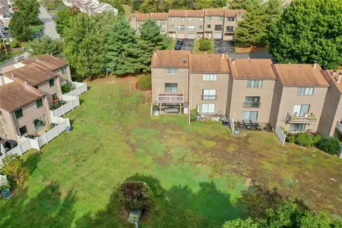 100 Williamsburg Ln, Export, PA 15632 photo 27