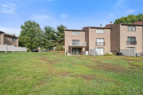 100 Williamsburg Ln, Export, PA 15632 photo 23