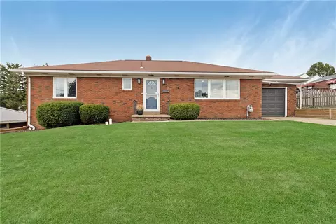 2 Valley Vue Dr, Uniontown, PA 15401