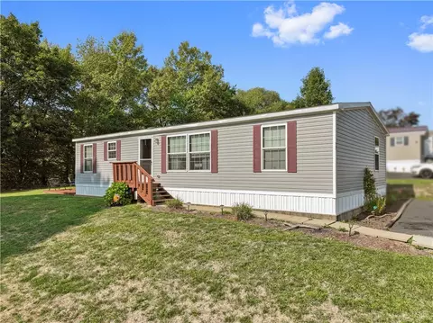 52 Wagner Dr, Mcdonald, PA 15057