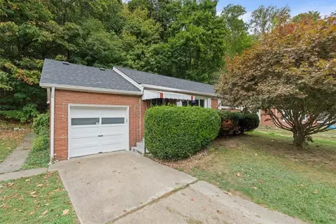 35 Mcgovern Blvd, Crescent, PA 15046