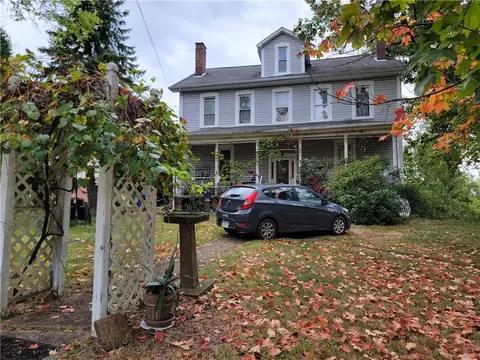 165 Herbst Rd, Coraopolis, PA 15108