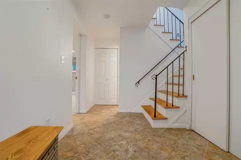 2341 Sample Rd, Allison Park, PA 15101 photo 2