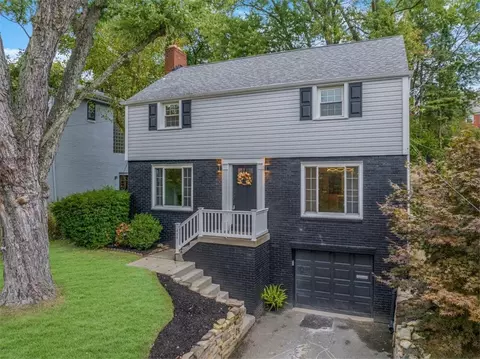 425 Salem Dr, Pittsburgh, PA 15243