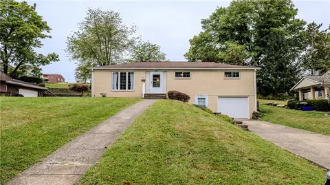 5308 Clearview Ave, Aliquippa, PA 15001