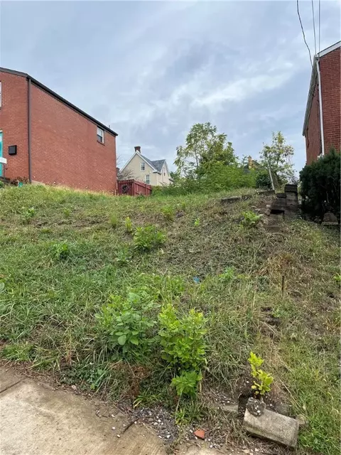 1613 Alverado Ave, Pittsburgh, PA 15216
