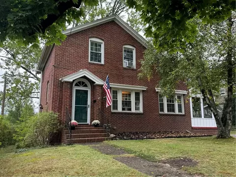 222 S Shenango St, Mercer, PA 16137