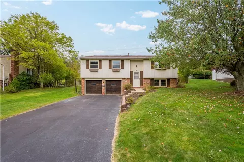 1277 Tidewood Dr, Bethel Park, PA 15102