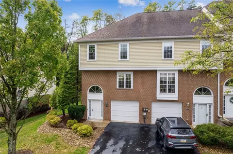 541 Lakewood Dr, Monroeville, PA 15146