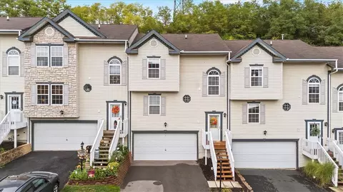 117 Cathedral Ct, Carnegie, PA 15106