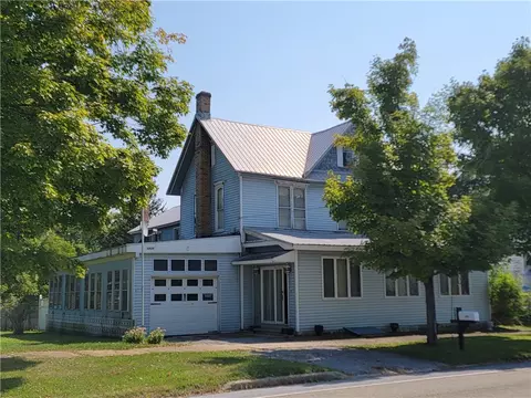6839 Main St, Burnside, PA 15721