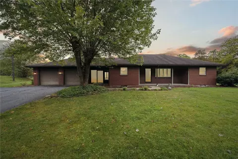1662 Freeport Rd, Kittanning, PA 16201