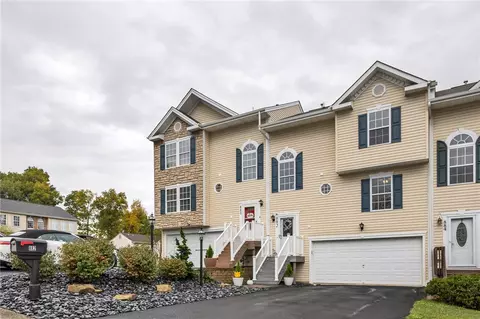 882 Talon Ct, Leechburg, PA 15656