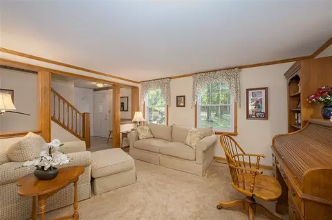 Living - 6934 Mellon Rd, Export, PA 15632 photo 3 of 6