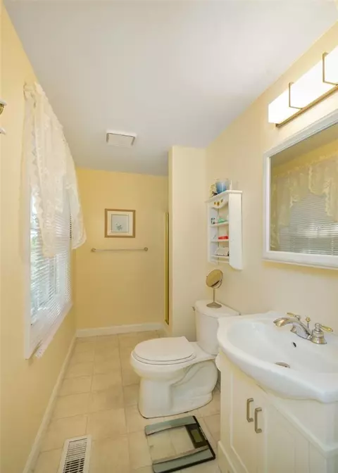 Bath - 6934 Mellon Rd, Export, PA 15632 photo 2 of 3