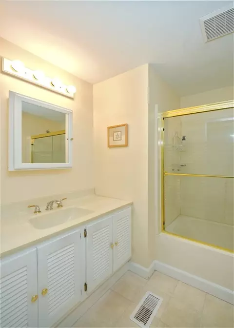 Bath - 6934 Mellon Rd, Export, PA 15632 photo 3 of 3
