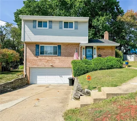 1519 Whitewood Dr, Pittsburgh, PA 15220