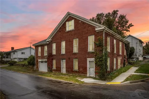 470 Main St, Hookstown, PA 15050