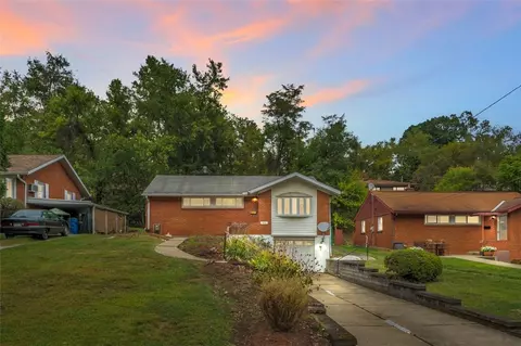 410 Elwood Dr, Pittsburgh, PA 15235