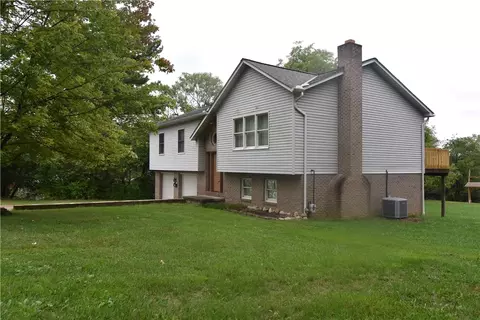 1120 Brierly Ln, West Mifflin, PA 15122