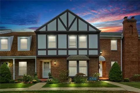 318 Windsor Rdg #15, New Castle, PA 16105
