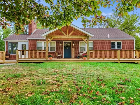 1578 Old Brodhead Rd, Monaca, PA 15061
