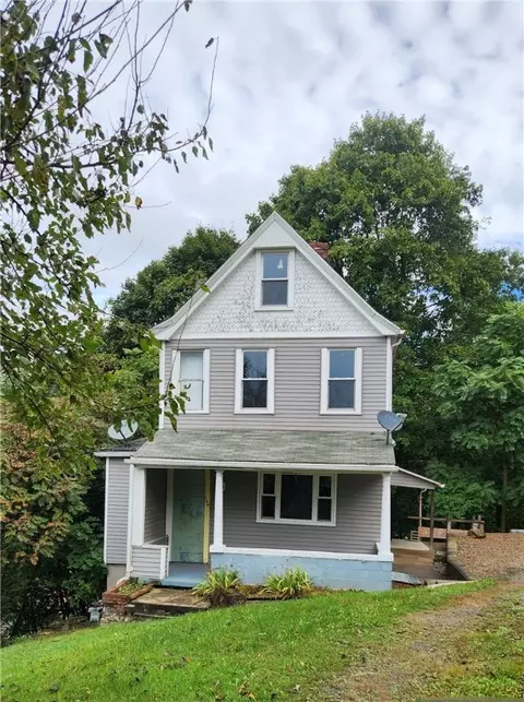 604 N 10th St, Apollo, PA 15613
