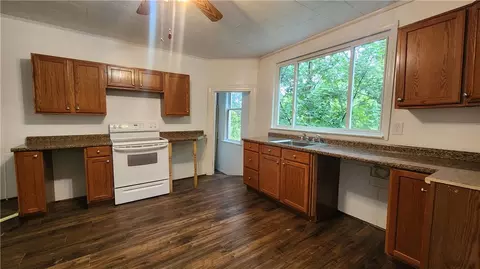 604 N 10th St, Apollo, PA 15613 photo 3