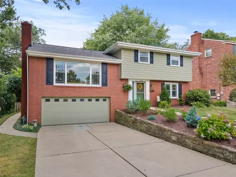 226 Main Entrance Dr, Pittsburgh, PA 15228
