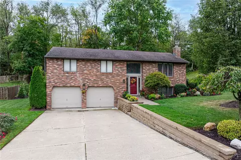 46 Windcrest Dr, Cecil, PA 15321