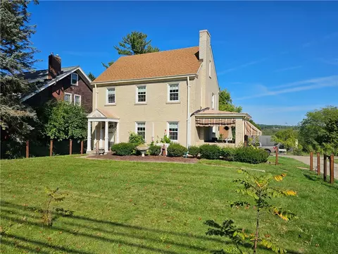 2010 Mount Royal Blvd, Glenshaw, PA 15116